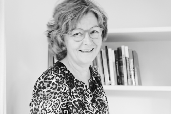 om psykoterapeut christina Ellegaard, hendes uddannelser og hendes erfaringer
